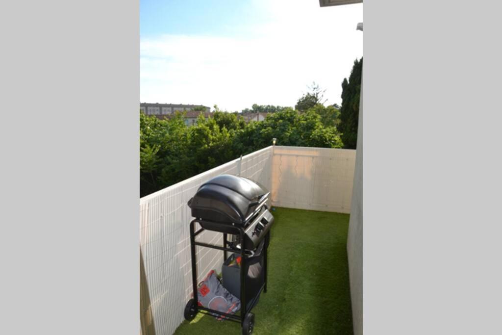 Appartement Lumineux Et Calme Avec Terrasse Avignon Exterior foto
